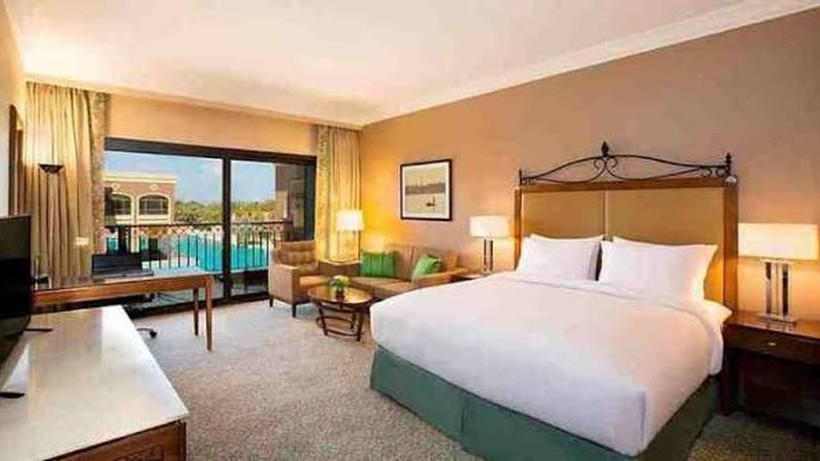 Hilton Alexandria King's Ranch