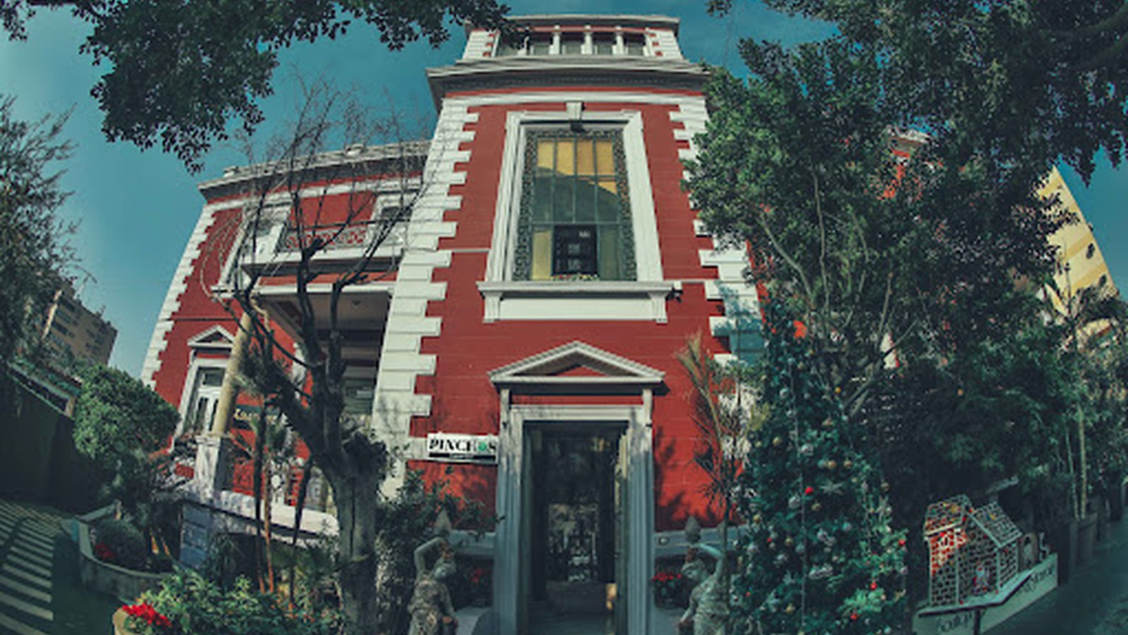 1920s Boutique Hotel and Restaurants